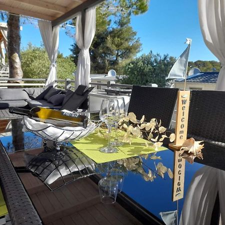 Mobile Home Lux Otok Murter Jezera Exterior photo