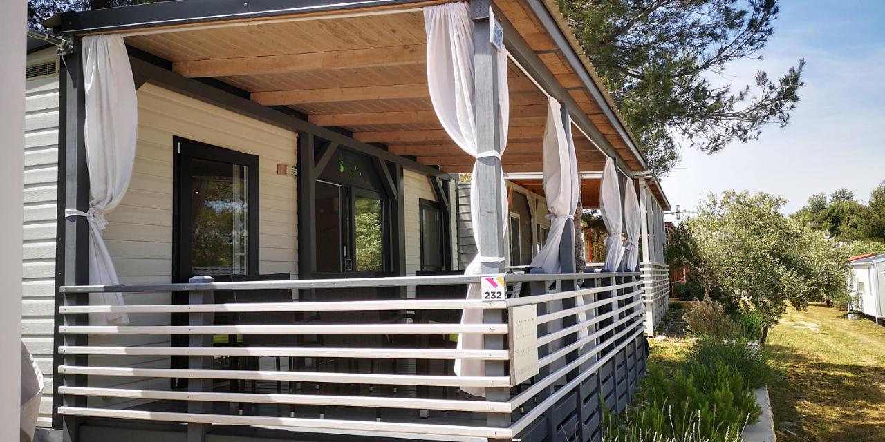 Mobile Home Lux Otok Murter Jezera Exterior photo
