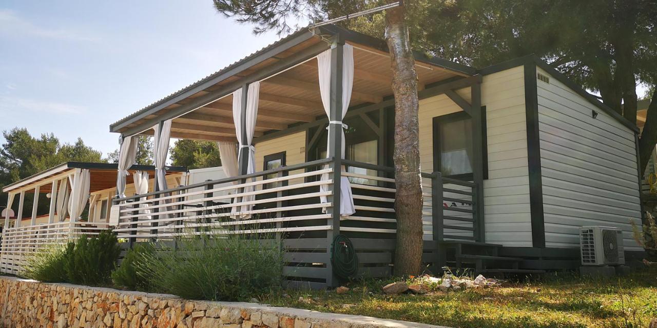 Mobile Home Lux Otok Murter Jezera Exterior photo