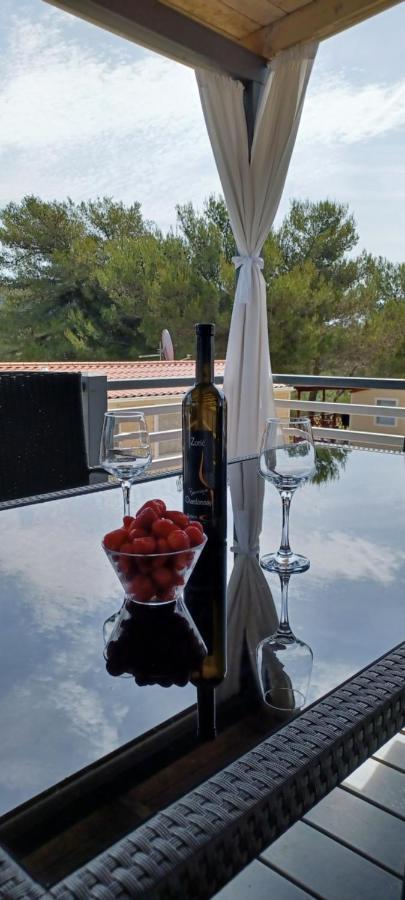 Mobile Home Lux Otok Murter Jezera Exterior photo