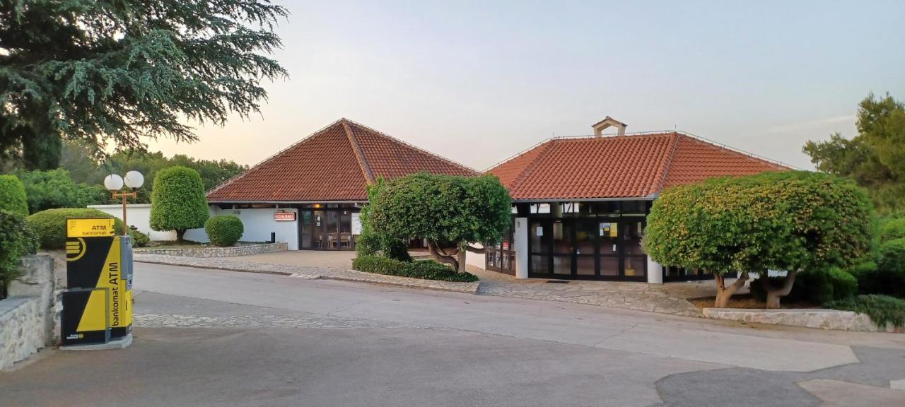 Mobile Home Lux Otok Murter Jezera Exterior photo