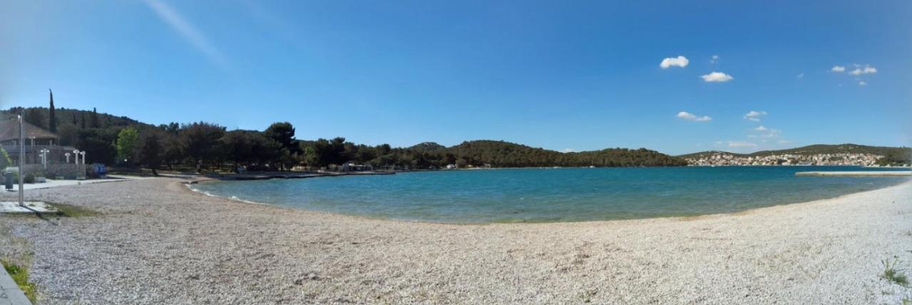 Mobile Home Lux Otok Murter Jezera Exterior photo