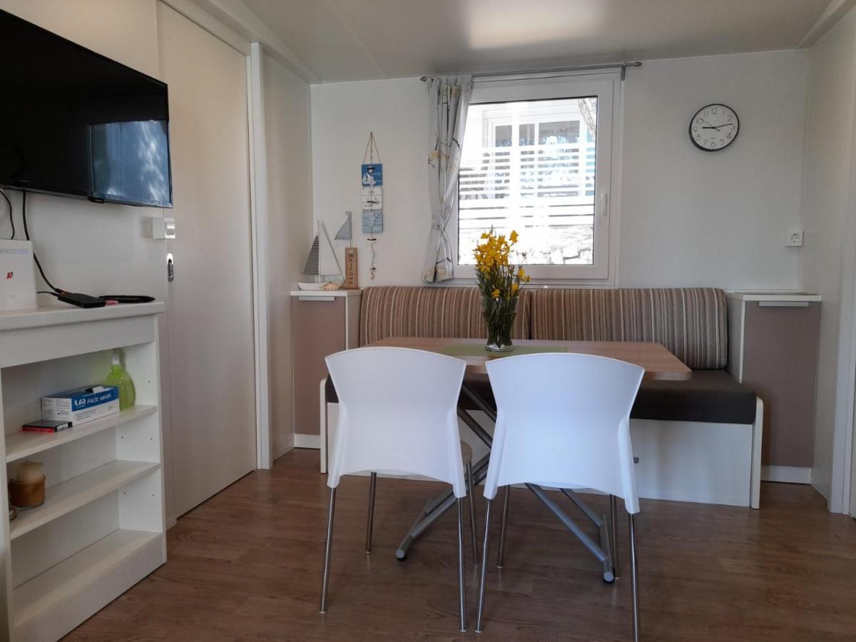 Mobile Home Lux Otok Murter Jezera Exterior photo