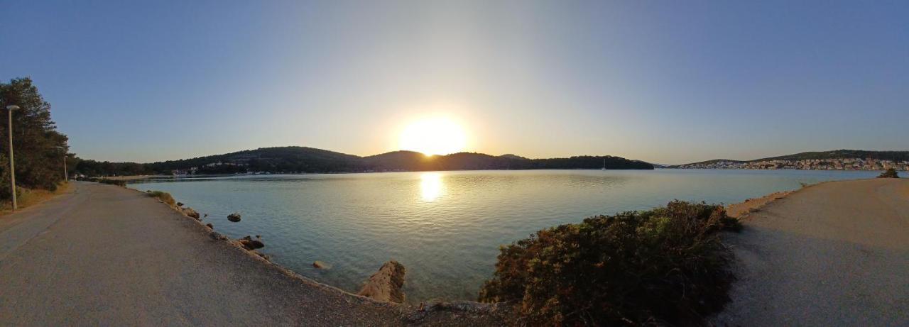 Mobile Home Lux Otok Murter Jezera Exterior photo